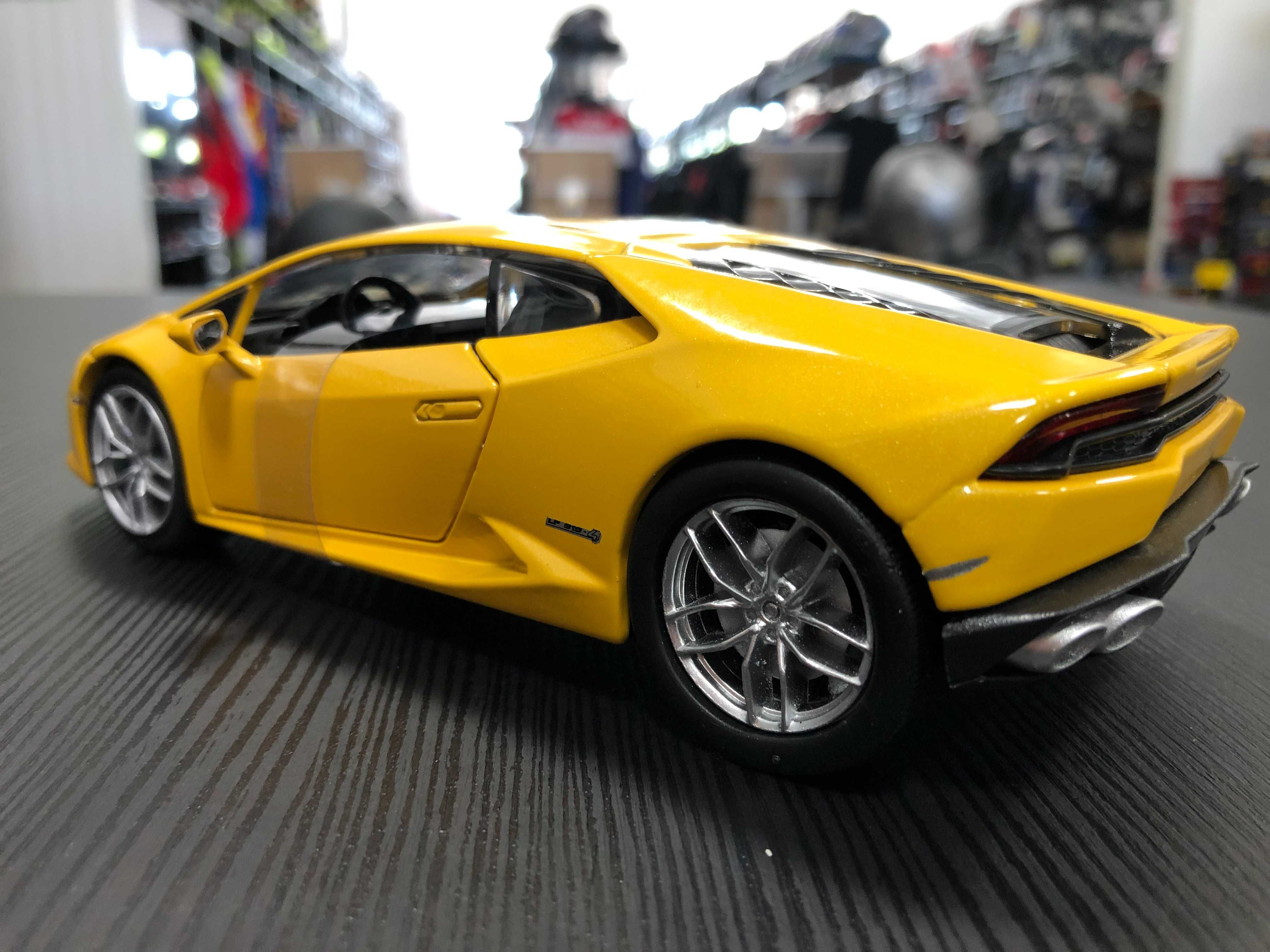 Рядък модел метална колекционерска количка LAMBORGHINI HURACAN 1:24