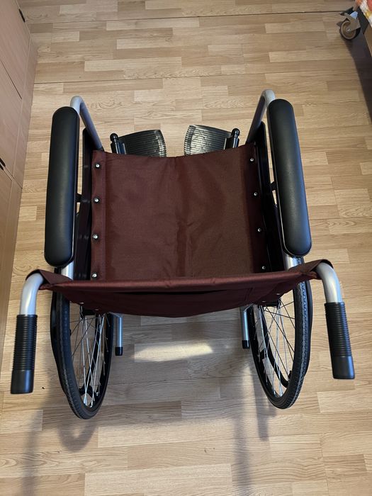 Scaun cu rotile persoane dizabilitati