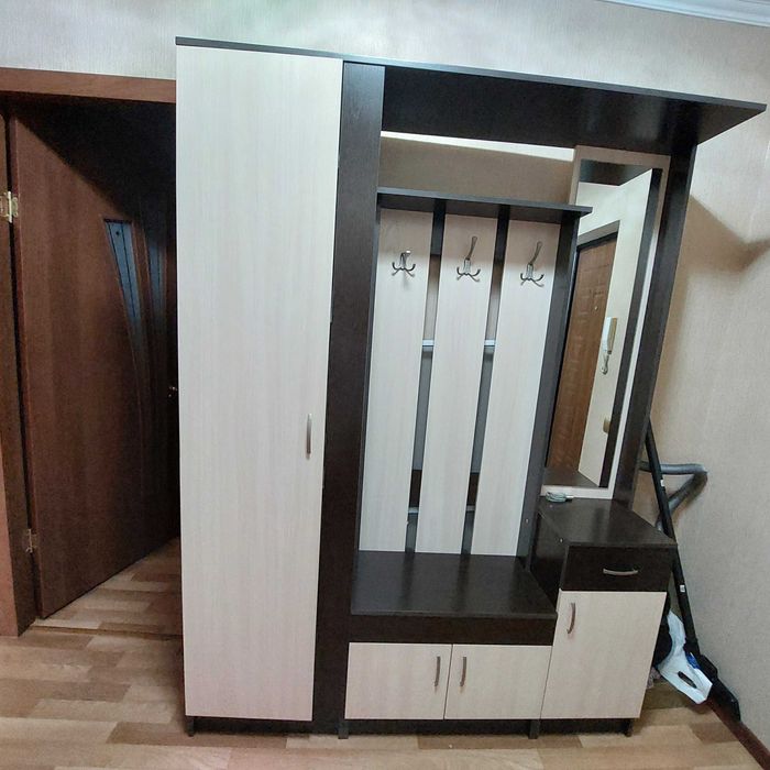 Продам срочно современную прихожую в хорошем состоянии