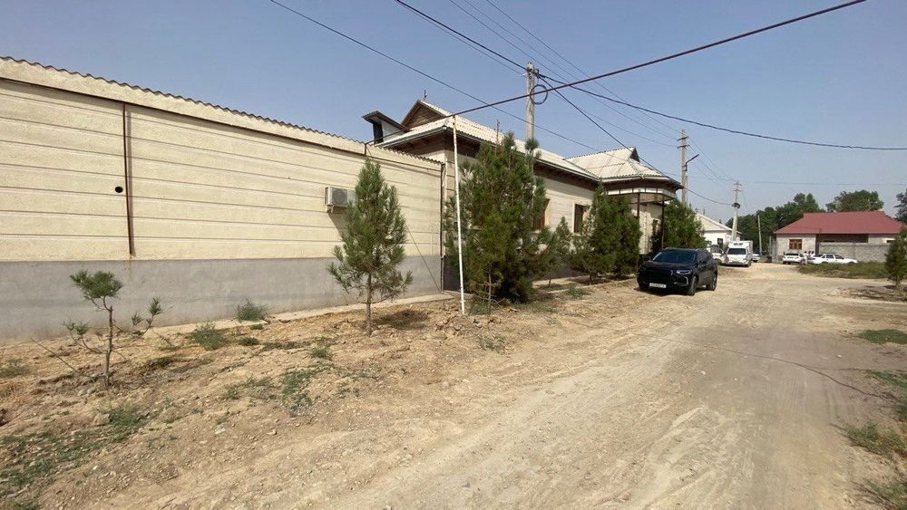 Ховлу участка сотилади