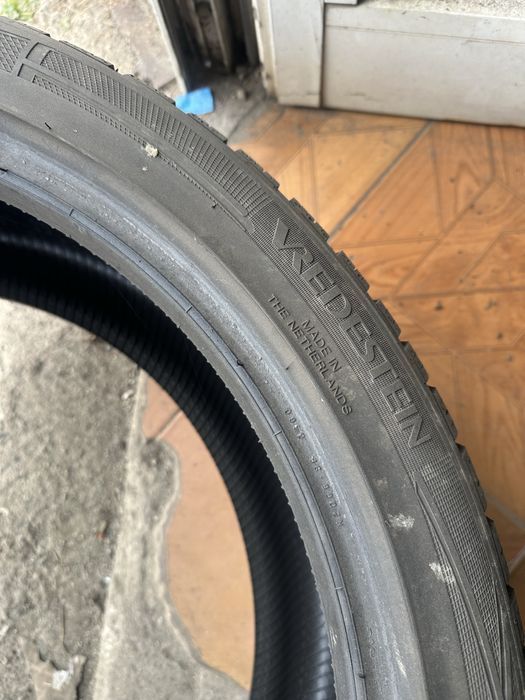 245/40/20-Vredestein