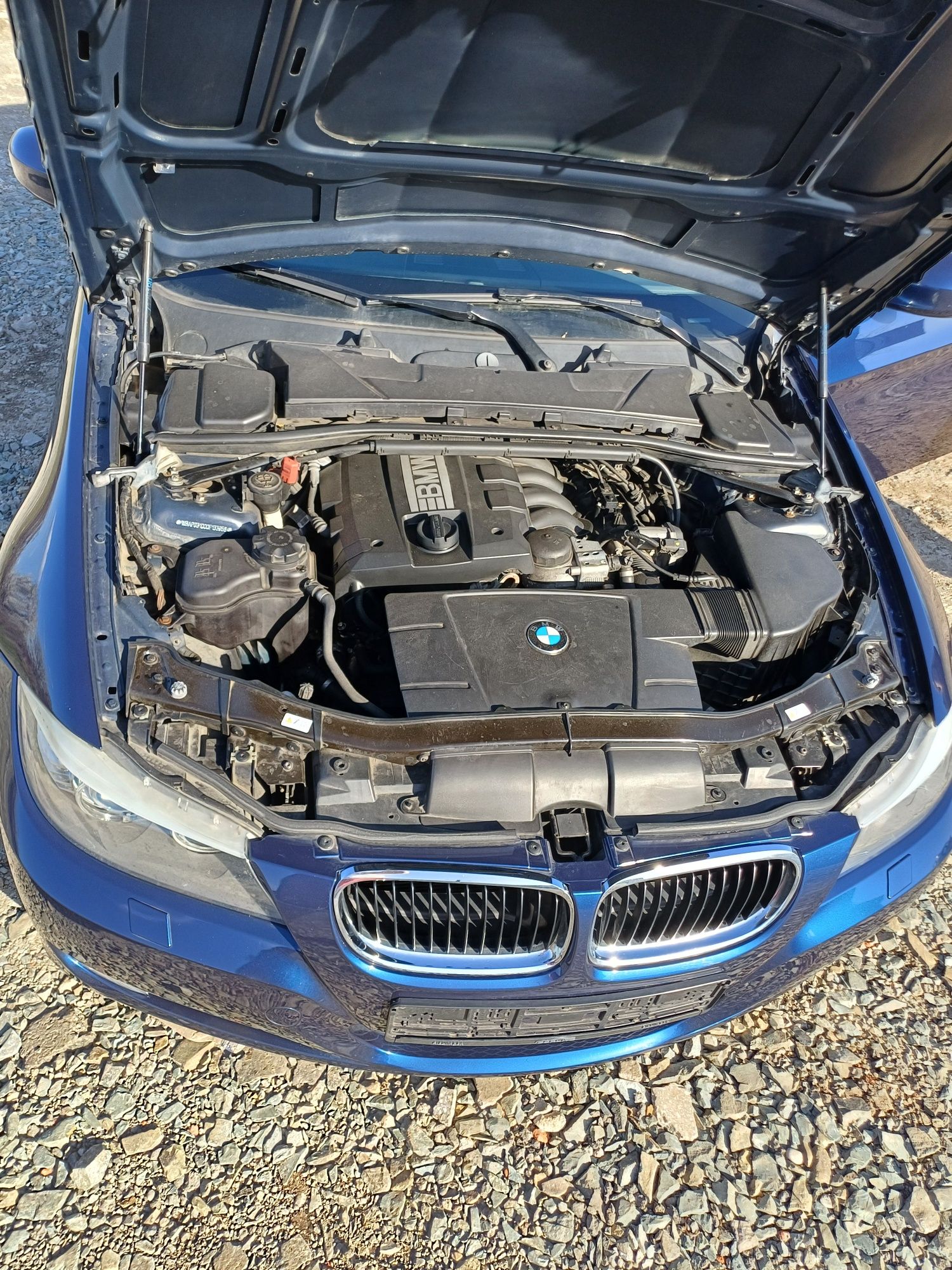 BMW seria 3,an 2011,2.0 benzina,170 CP,euro 5