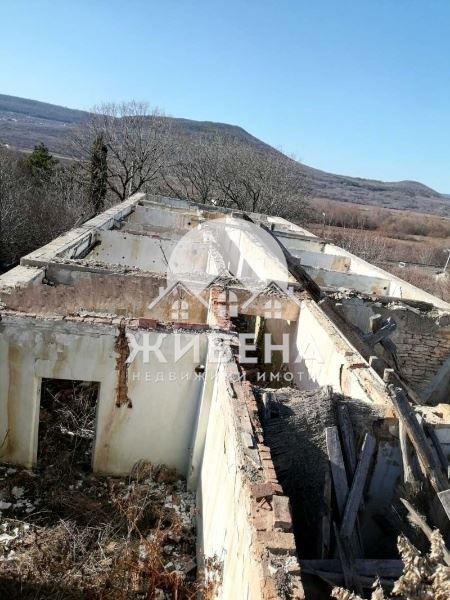 Парцел с площ 2405 кв.м, в с.Оброчище, обл. Добрич