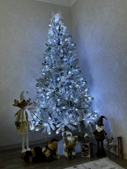 Шикарная новая елка