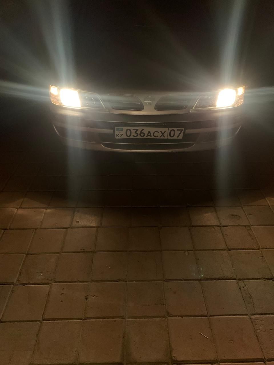 продаю машину ниссан