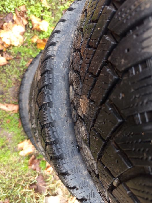 Зимни гуми 215 на 70 R 16