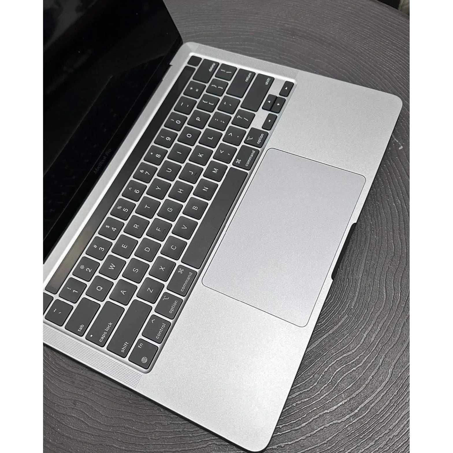 Macbook Pro 13'' M2, 2022, 256GB, Silver, Battery health 93%