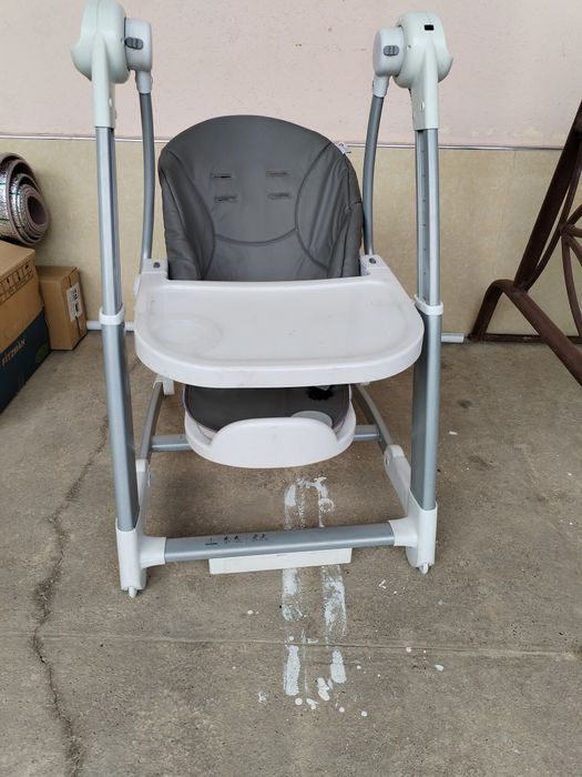 Bolallar ovqatlanadigan kreslo