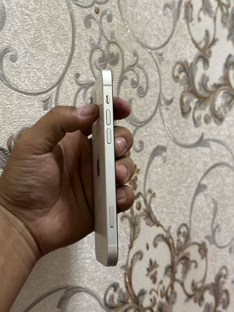 Iphone 12 zoʻr holatda