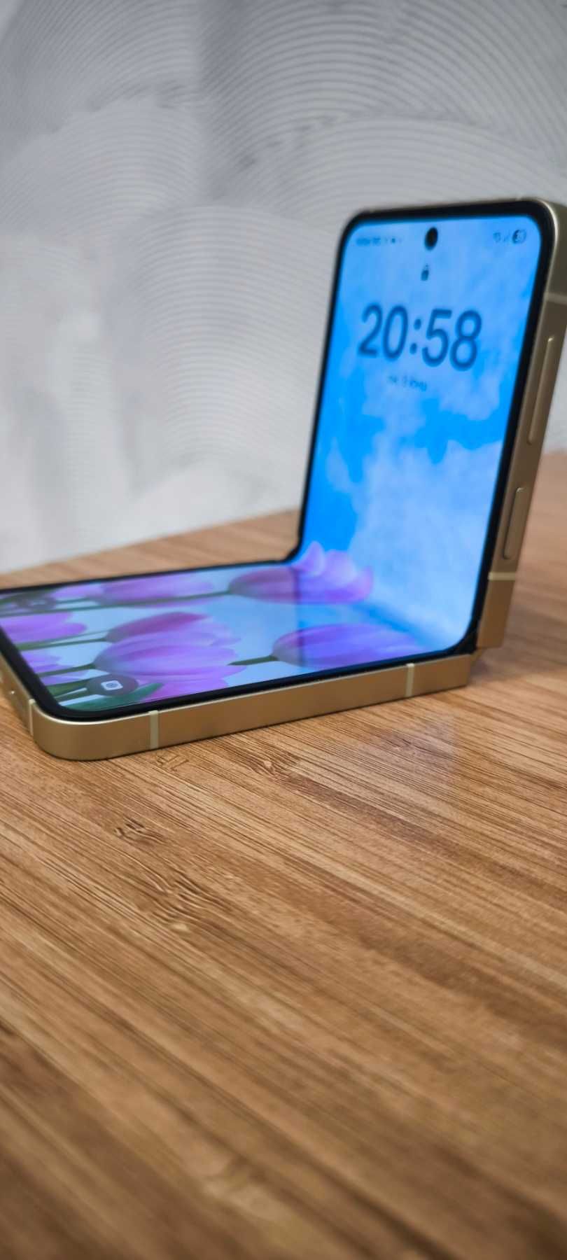 Samsung Galaxy Z Flip 6