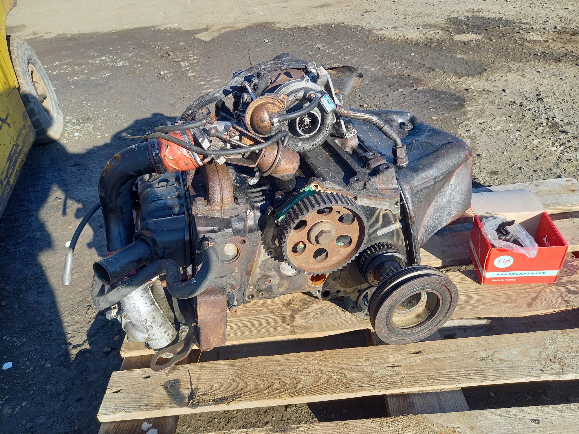 Двигател за Транзит 2.5tdi !