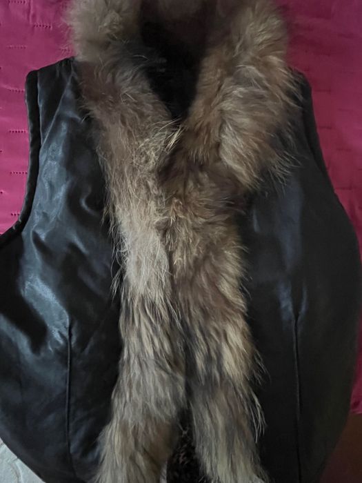 Дамски елек Bratan с яка от естествен косъм