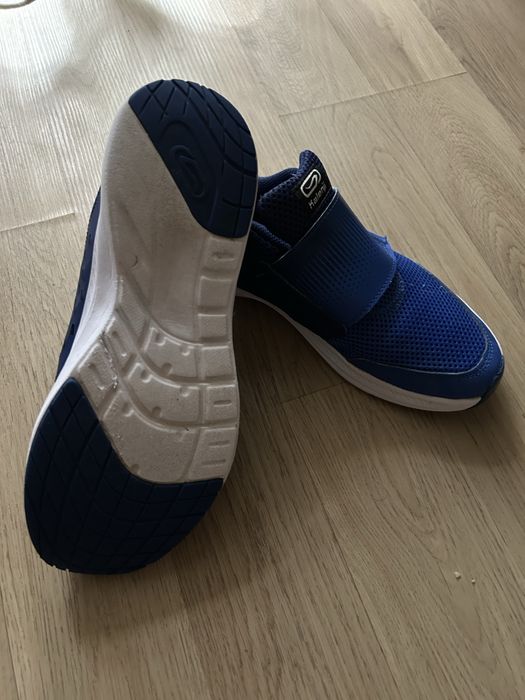 Adidasi baieti Decathlon