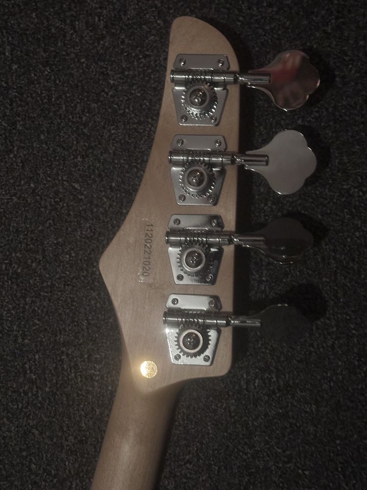 Бас гитара redhill форма jazz bass