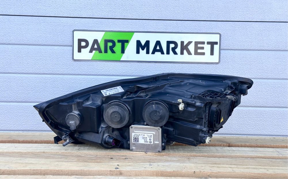 Десен фар AUDI A6 C7 4G 4G0941006B