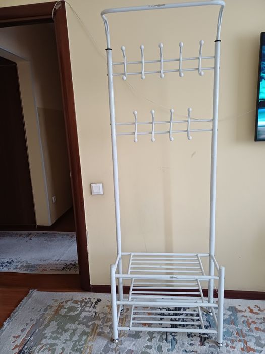 Продам вешалку в коридор
