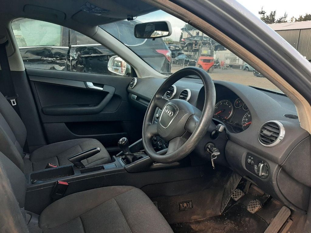 Consola centrala Audi A3 8P 2008 HATCHBACK 1.9 TDI