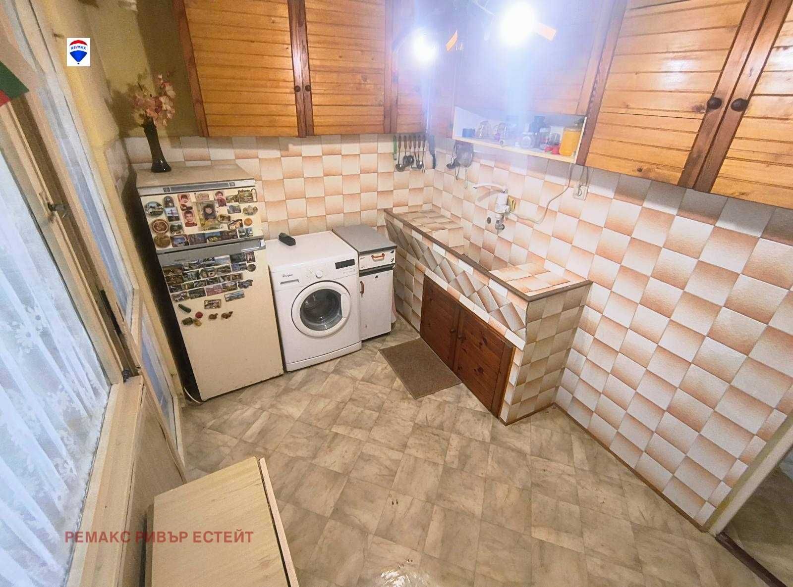 Двустаен апартамент за продажба кв. Дружба 3