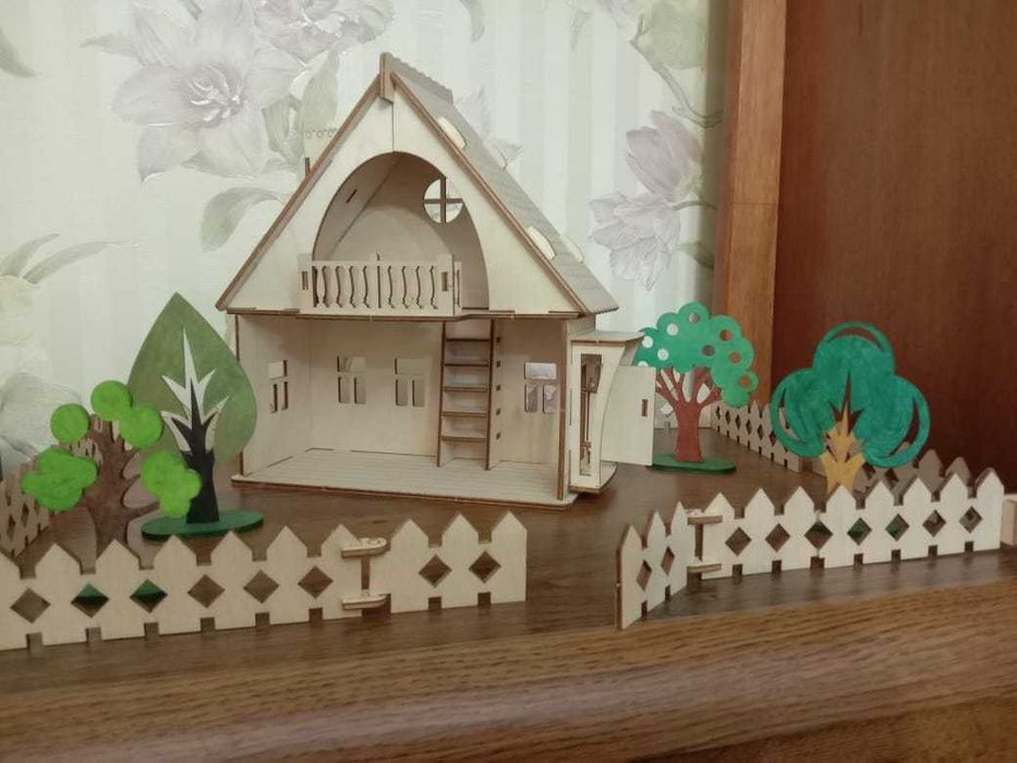 игрушка домик деревянный