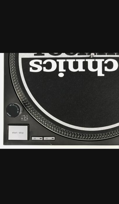 Technics SL-1210 MK2 + Case Flight + 2 Doze