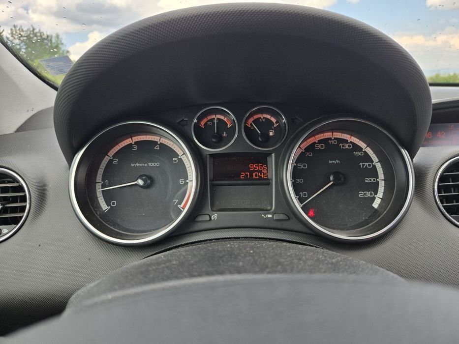 Пежо 308 1.4 бензин