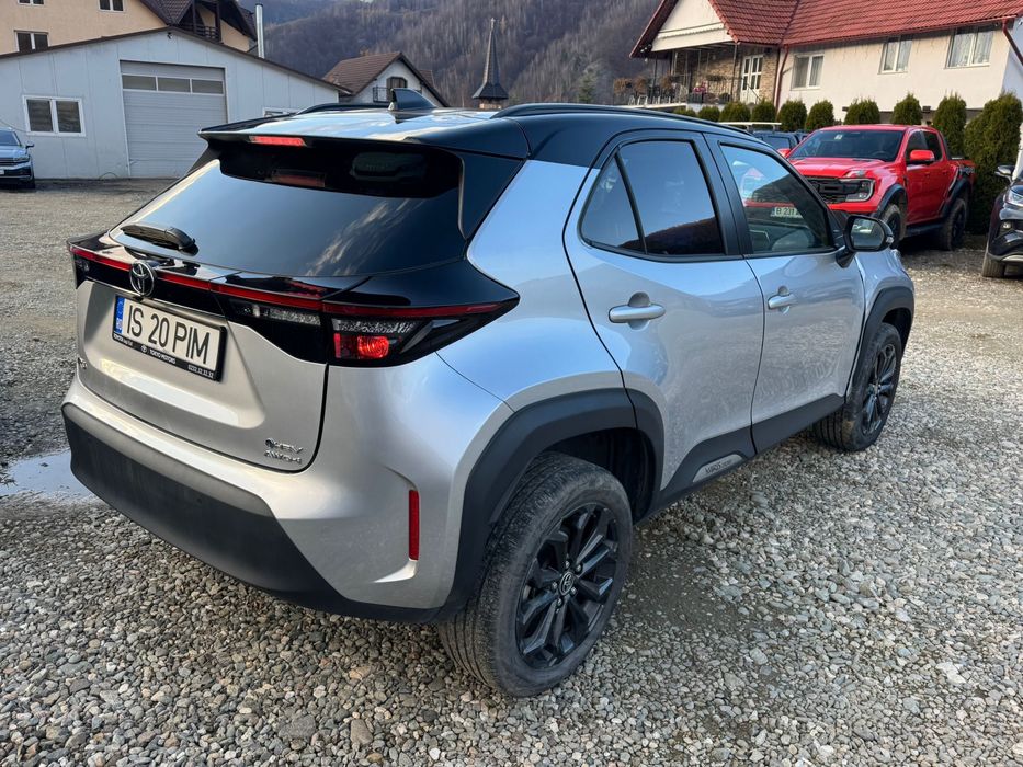Toyota yaris cross 4x4 avariat