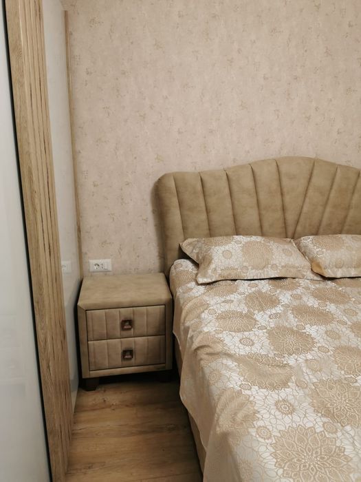 Pat tapițat +saltea+ noptiere