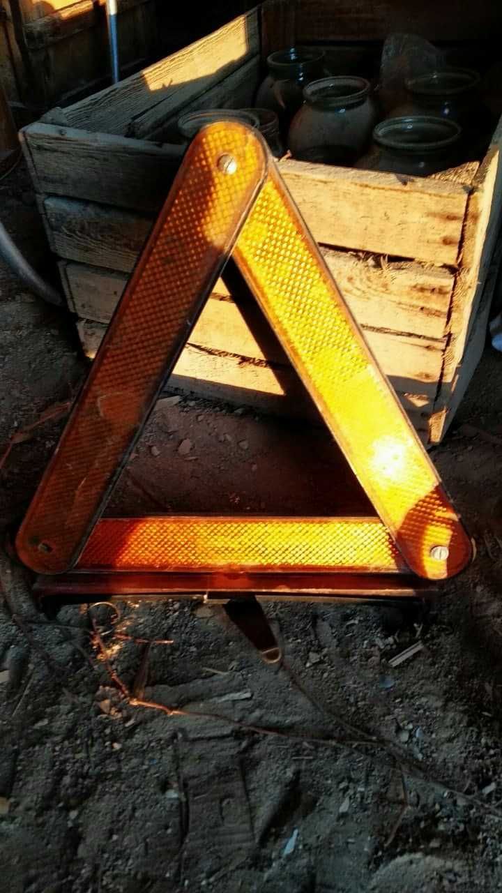 Продам стоп треугольник для авто