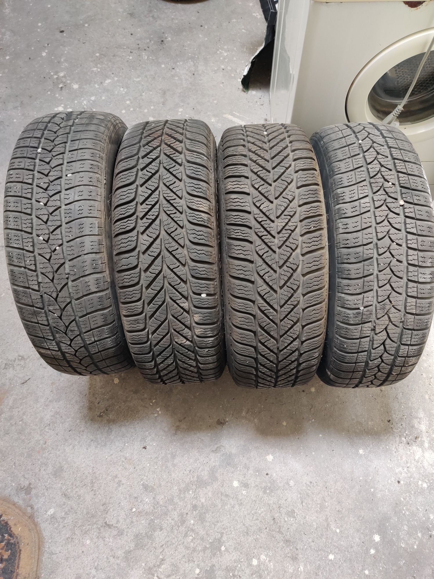 Зимни гуми 195/60/15 с джанти за Ford Mazda 4 х 108
