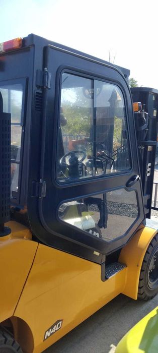 Stivuitor Diesel de Vanzare 4000 kg, UN FD40T, Pret special