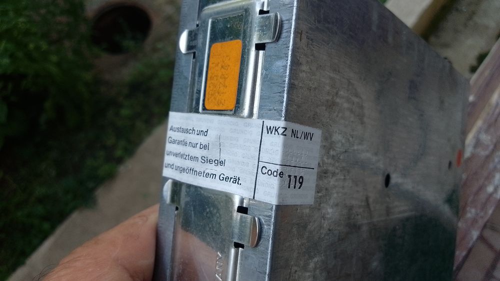 GRUNDIG radio casetofon auto Original Nou nefolosit Calitate Premium