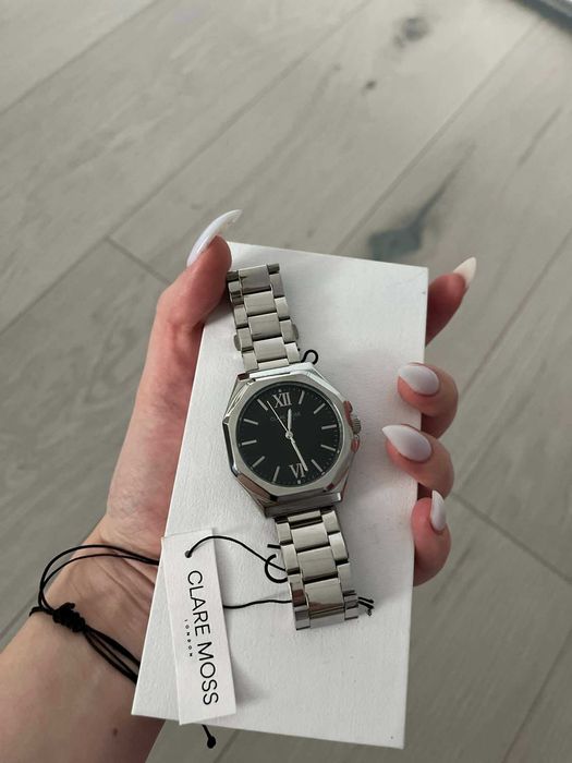 Нов дамски часовник