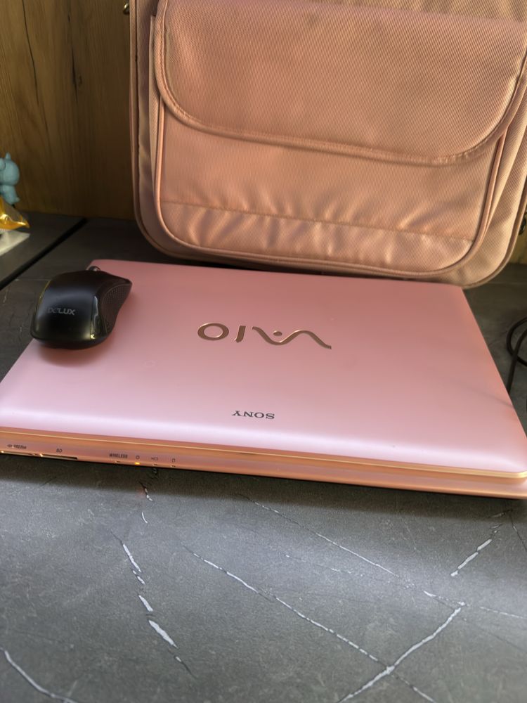 Продает ноутбук Sony VAIO E Series