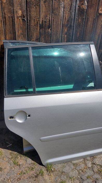 Uși touran față dreapta si spate dreapta