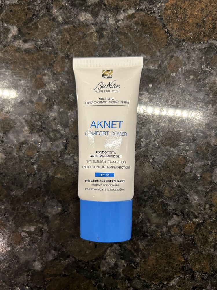 Bionike aknet фондьотен SPF30