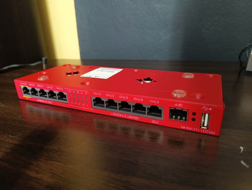 MikroTik RB2011UiAS