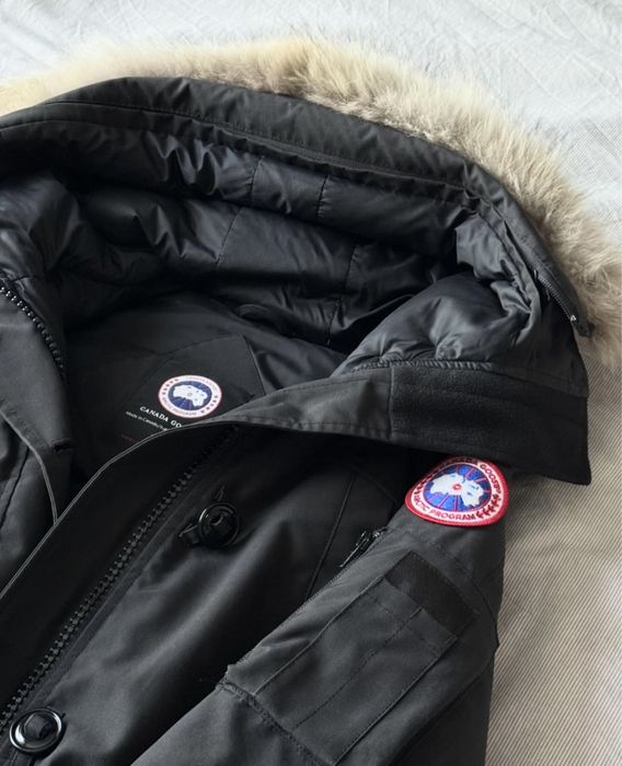 Продам куртку Canada Goose