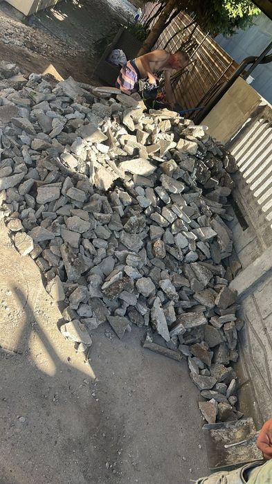 Debarasari si transport moloz, resturi vegetale,mobila