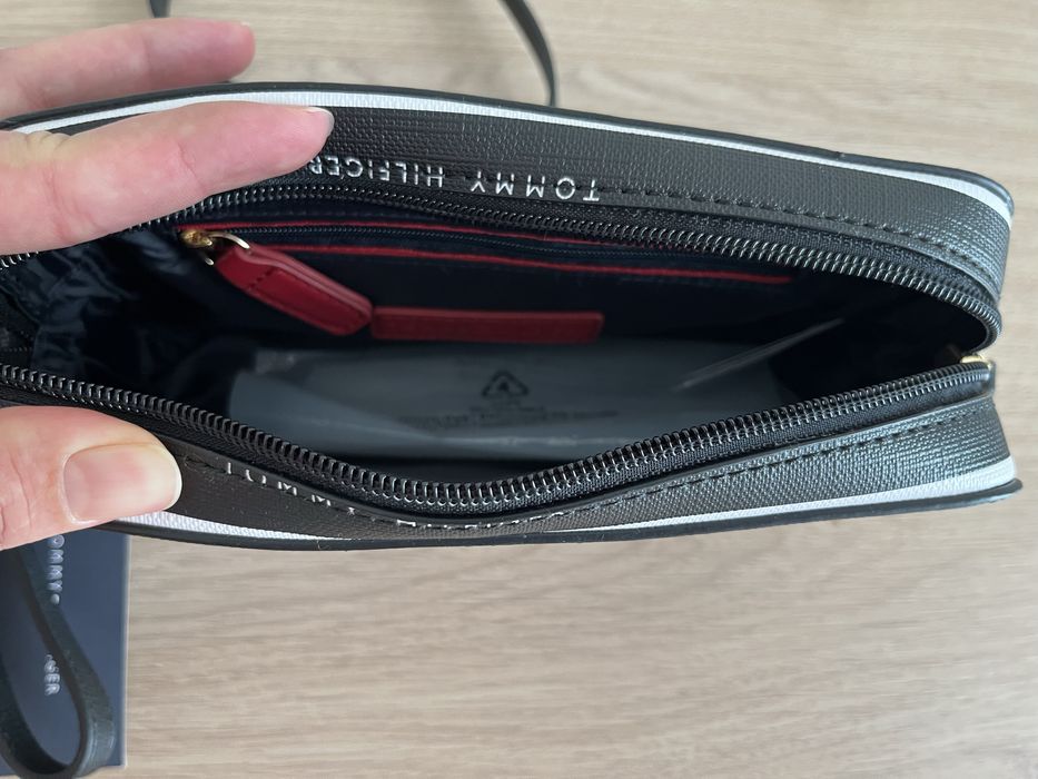 Оригинална чанта Tommy Hilfiger