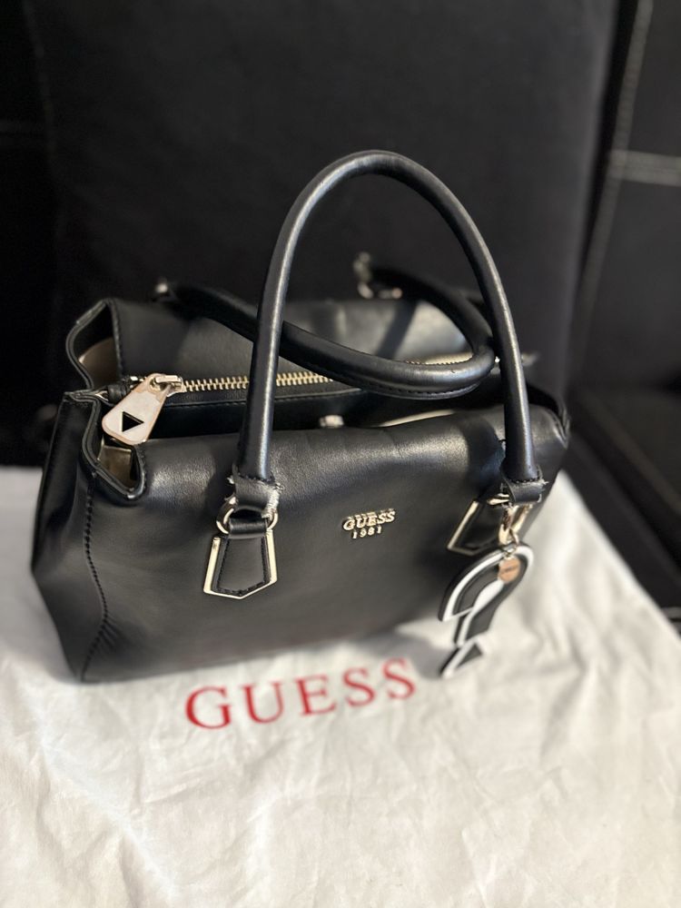 Дамска Чанта Guess