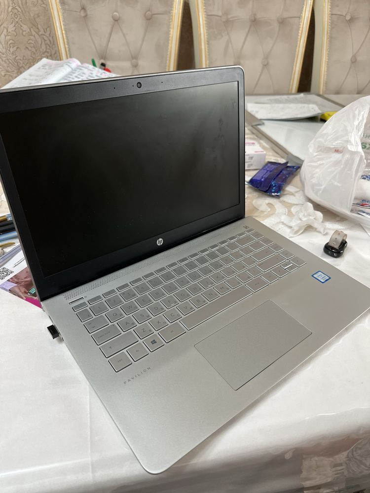 HP pavilion 14” corei5 8th Gen, ssd256gb, holati yaxshi