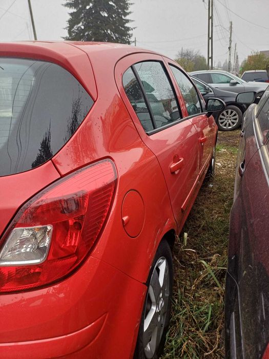Vând Opel CORSA D