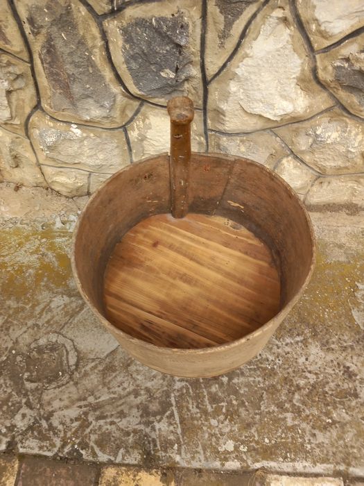 Se vinde măsură(recipient) pentru cereale din lemn