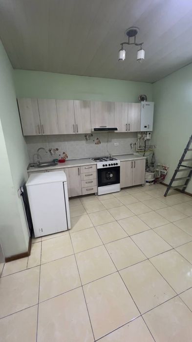 Квартира яншабадский район 1/2/2 33 кв большая кухня