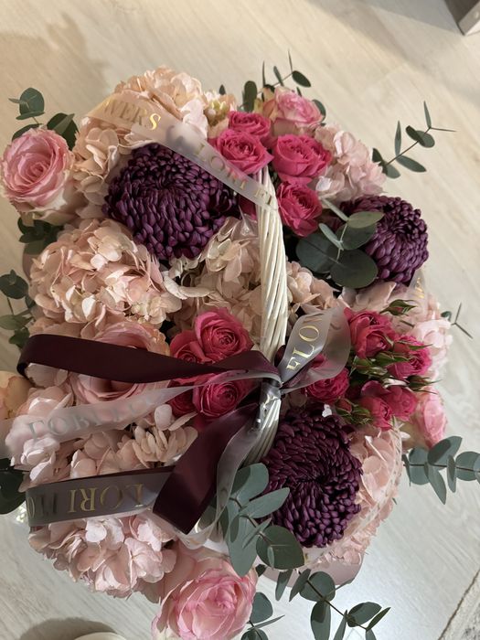 Продам цветы в корзине