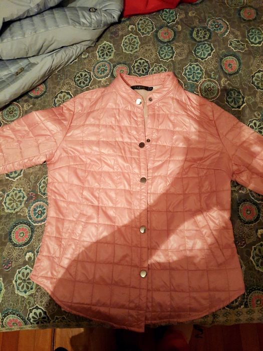 Продам осенюю курточку