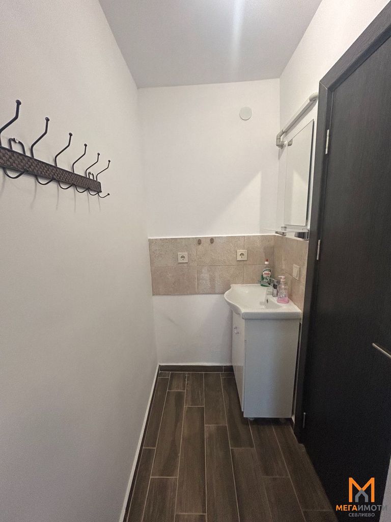 Дава се под наем Офис в Севлиево - 27 кв.м за 153 € - Снимка #2