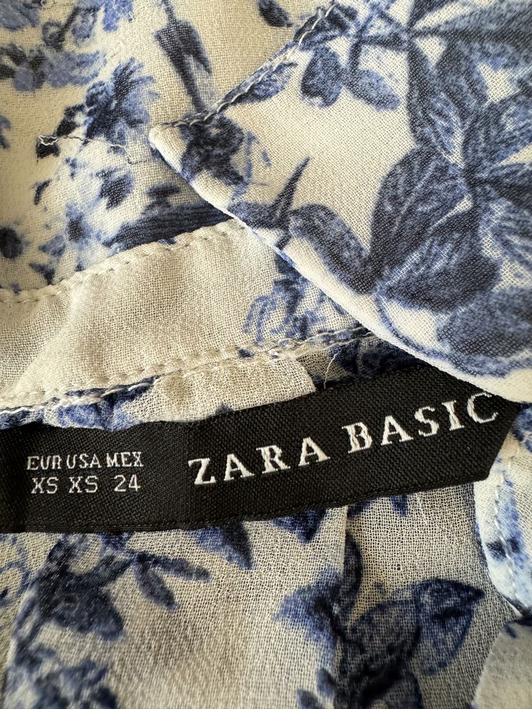 Риза Zara на цветя
