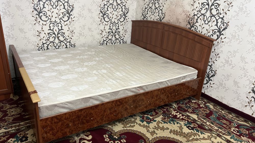 Spalni mebel.