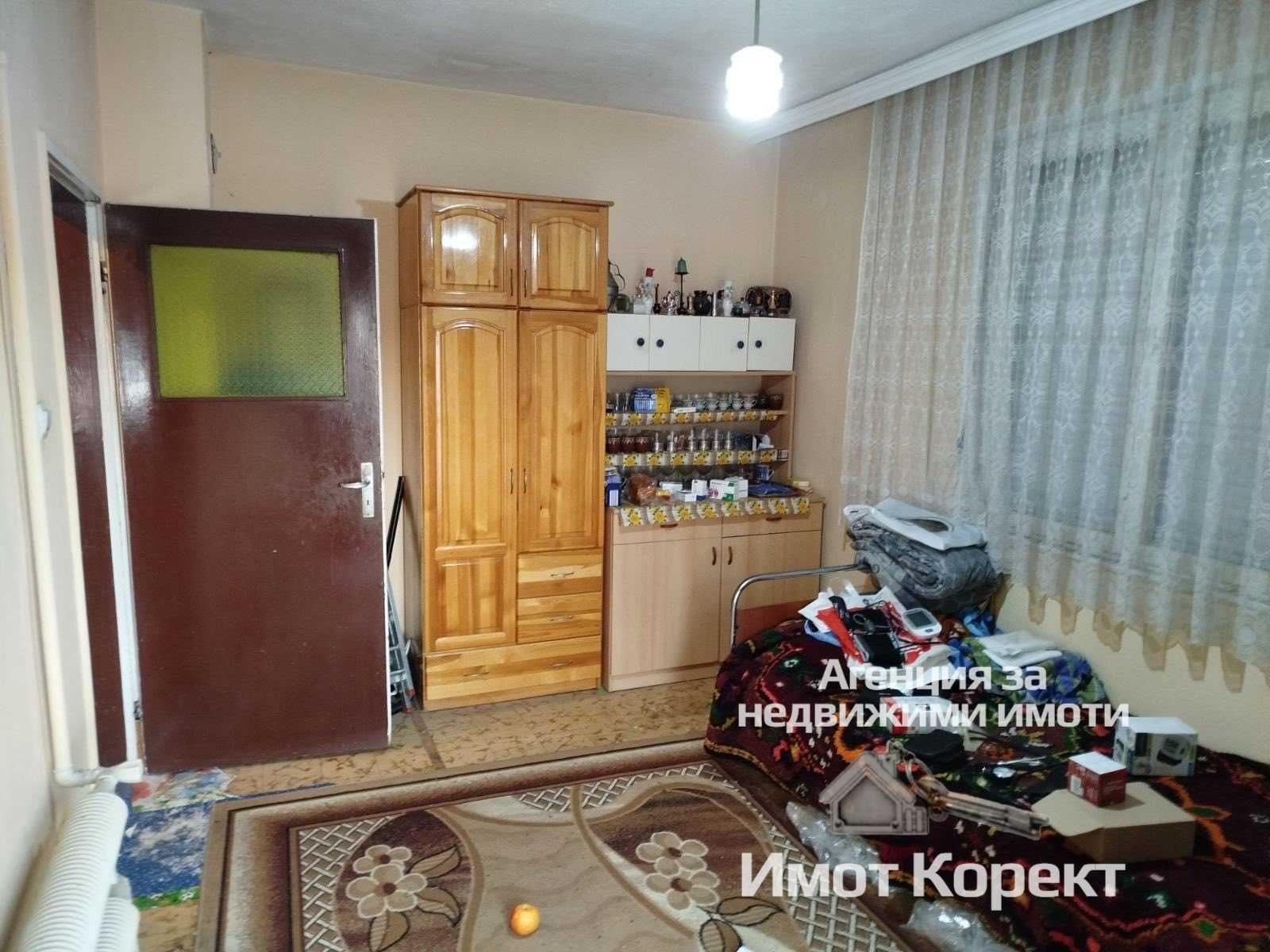 Имот Корект продава Етаж от къща, Гараж, изба и тавански стаи 2бр
